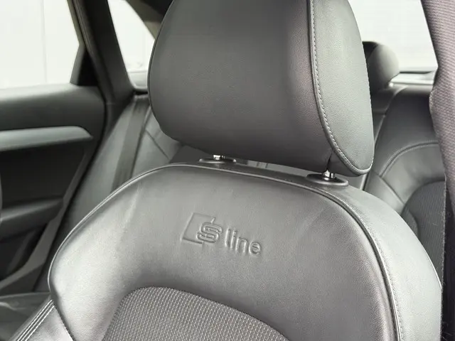 Audi Q3 2.0 TFSI quattro Pro Line S 2013 Benzine 51