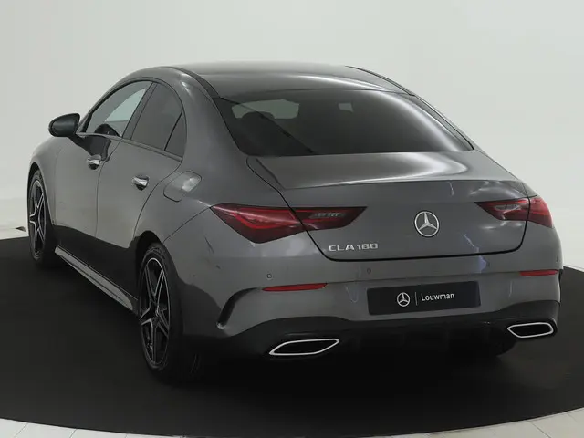 Mercedes-Benz CLA 180 AMG Line 2024 Hybride Benzine 13