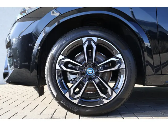 BMW iX2 xDrive30 2024 Elektrisch 24