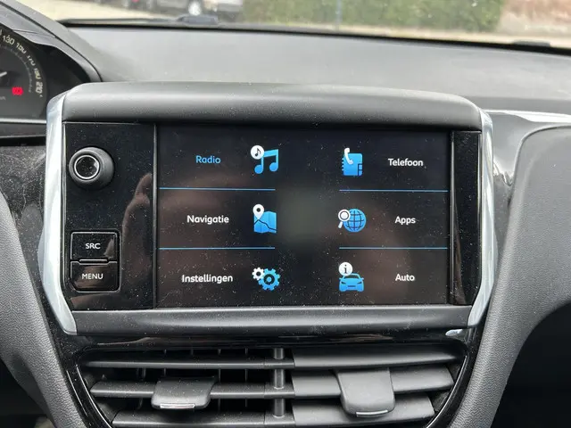 Peugeot 208 1.2 PureTech Signature 2019 Benzine 3