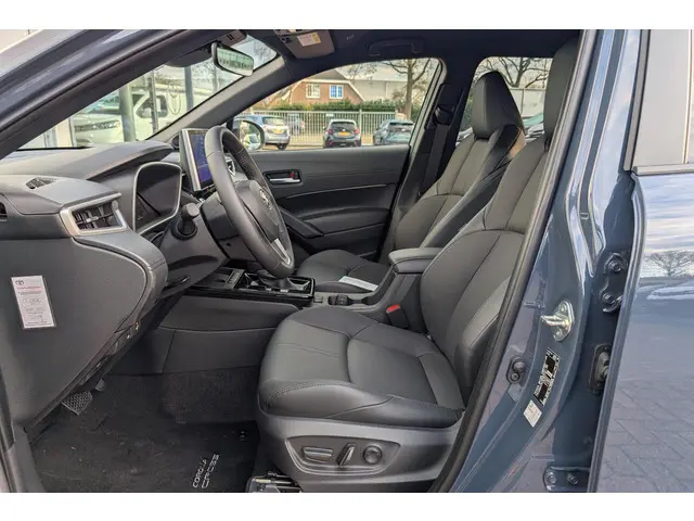 Toyota Corolla Cross 180 Executive 2025 Hybride Benzine 2