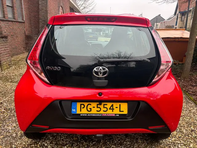Toyota Aygo 1.0 VVT-i x-fun 2017 Benzine 4