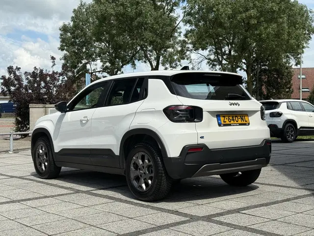 Jeep Avenger Longitude 54 kWh Aut. 2024 Elektrisch 4