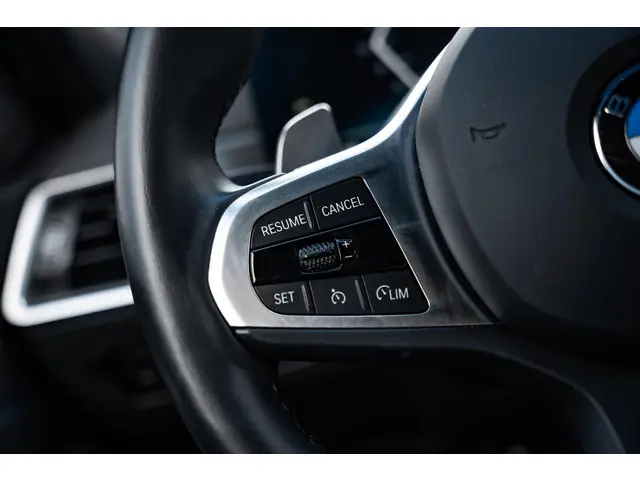 BMW 3 Serie Touring 320i High Executive 2023 Benzine 41