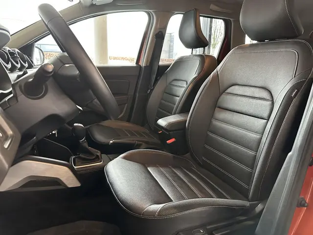 Dacia Duster 1.3 TCe 150 EDC Extreme 2022 Benzine 7