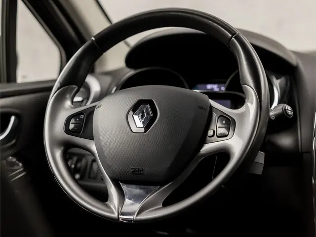 Renault Clio Estate 0.9 TCe Night&Day 2015 Benzine 16