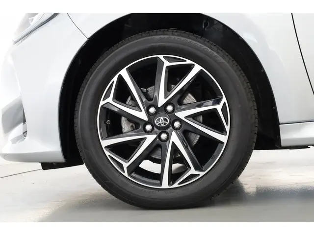 Toyota Yaris 1.5 VVT-i Dynamic 2023 Benzine 29