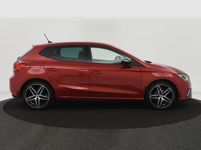 SEAT Ibiza 1.0 TSI 95PK FR Business Intense 2020 Benzine 4