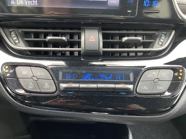 Toyota C-HR 1.8 Hybrid Executive 2018 Hybride Benzine 22