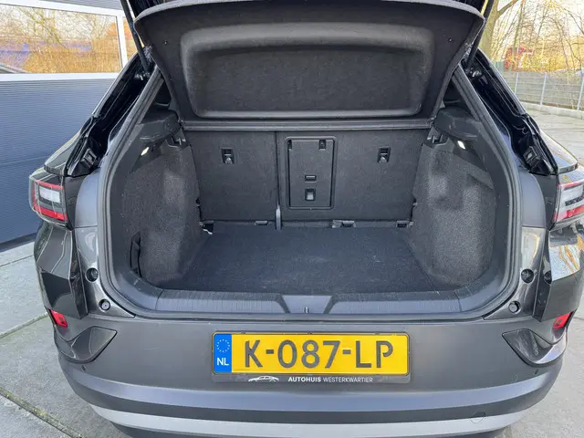 Volkswagen ID.4 First 77 kWh 204pk 2020 Elektrisch 57