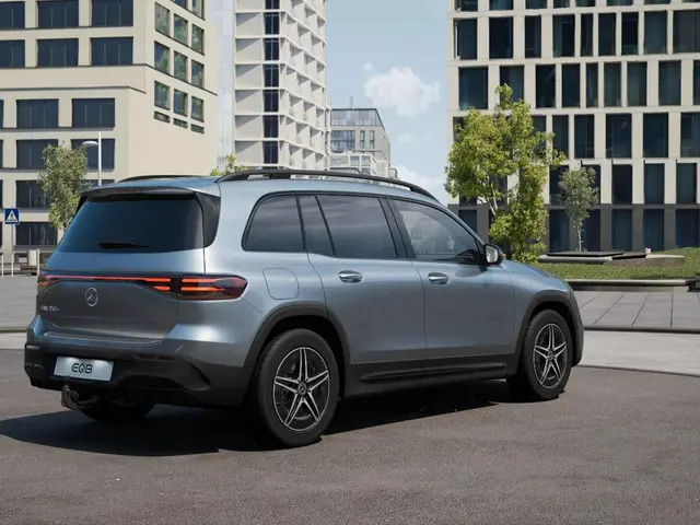 Mercedes-Benz EQB 250+ AMG Line 71 kWh 2026 Elektrisch 21