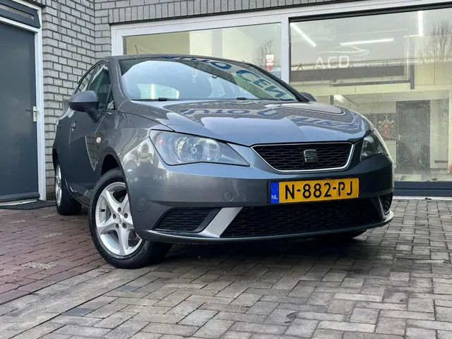 SEAT Ibiza 1.4 Style Prachtige auto 2012 Benzine 2