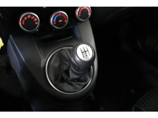 Mazda 2 1.3 Silver Edition 2015 Benzine 23