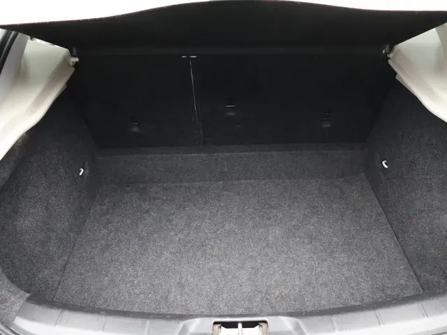 Volvo V40 2.0 T2 Nordic+ 2016 Benzine 14