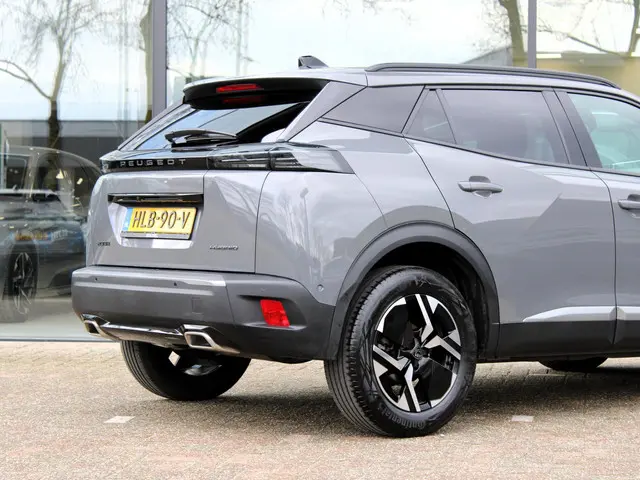 Peugeot 2008 1.2 Hybrid 145 Allure 2025 Hybride Benzine 9