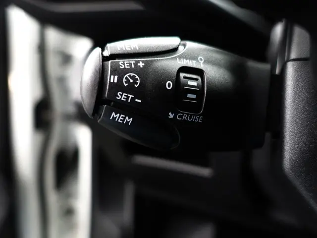 Peugeot 3008 1.2 PureTech Allure Aut- 2019 Benzine 22