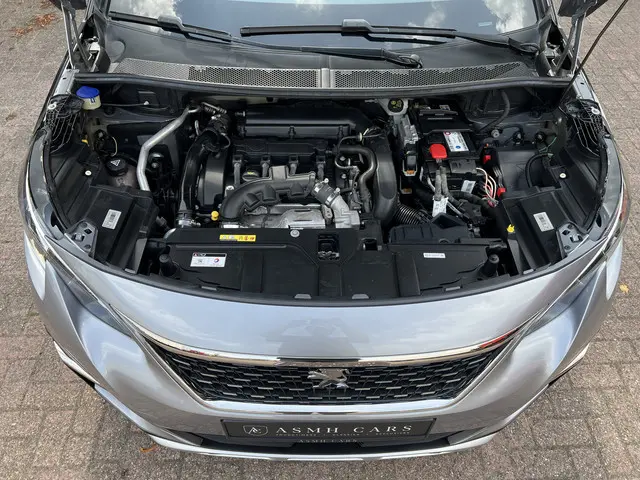 Peugeot 3008 1.6 e-THP GT Line 2017 Benzine 32