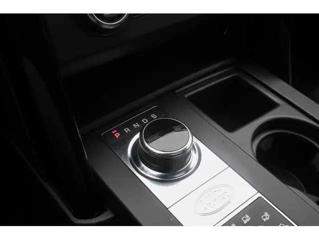 Land Rover Discovery 3.0 Td6 HSE Luxury 2018 Diesel 23