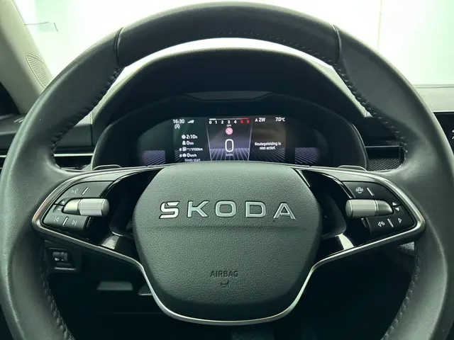 Škoda Kamiq 1.0 TSI Business Edition DSG 2025 Benzine 9