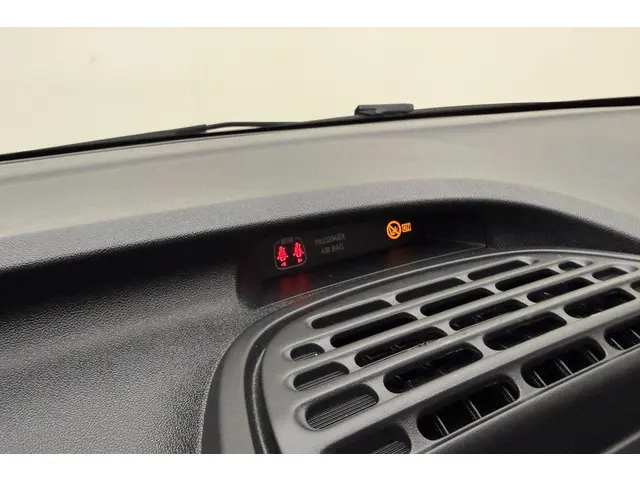 Peugeot 108 1.0 e-VTi Active 2021 Benzine 22