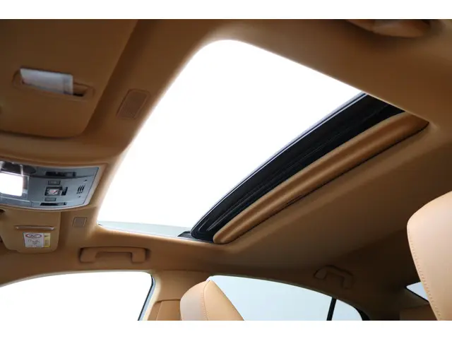 Lexus ES 300h Executive Line 2024 Hybride Benzine 52