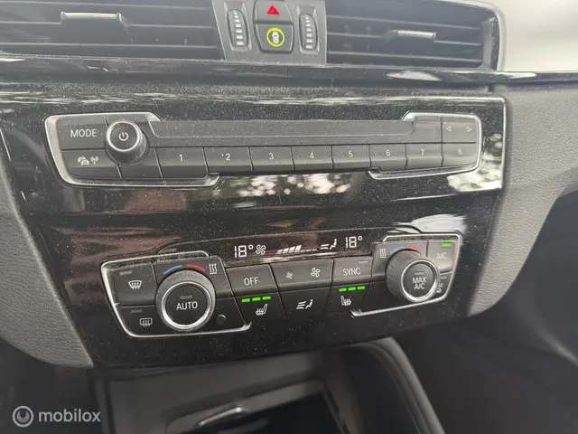 BMW X1 sDrive18i High Executive 2019 Benzine 16