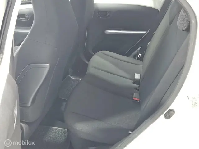 Toyota Aygo 1.0 VVT-i x 2016 Benzine 8