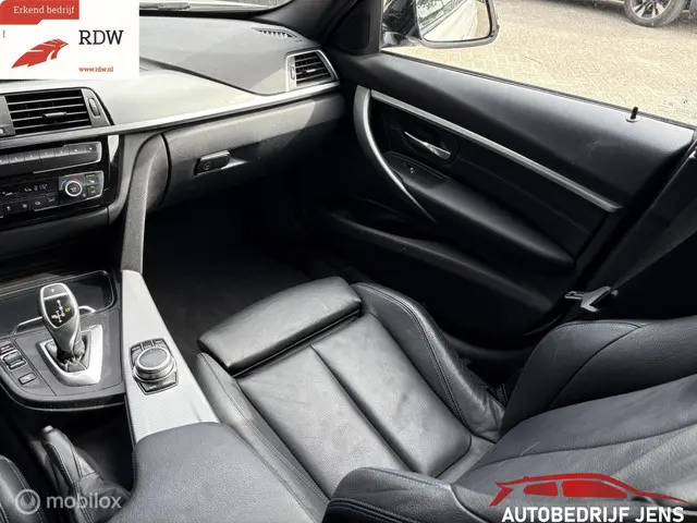 BMW 3 Serie Touring 320i M Sport Edition 2019 Benzine 15