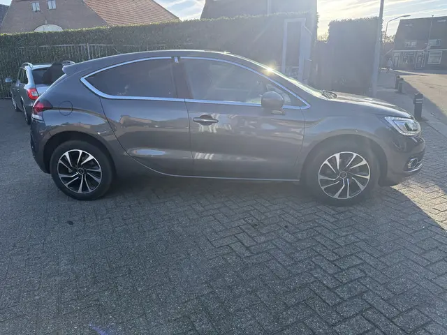 DS DS 4 PureTech Chic 2018 Benzine 3
