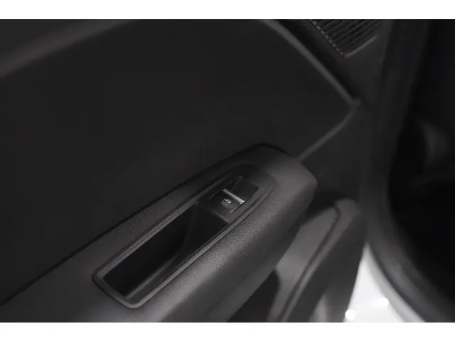 Renault Captur Mild Hybrid 140 EDC Techno 2023 Benzine 27