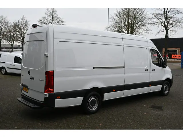 Mercedes-Benz Sprinter 315 CDI L3H2 2023 Diesel 3
