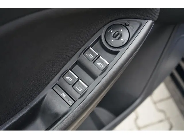 Ford Focus Wagon 1.0 St-line 2018 Benzine 16