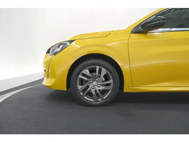 Peugeot 208 PureTech 75 Active Pack 2022 Benzine 17