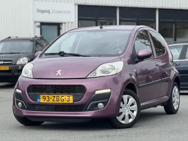 Peugeot 107 1.0 Envy 2012 Benzine 2