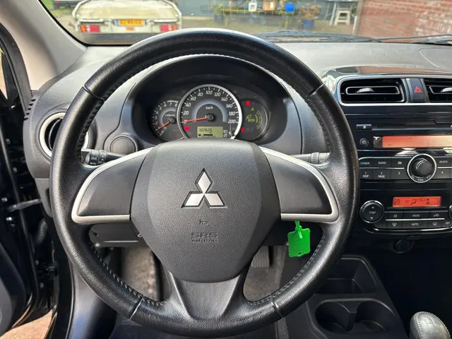 Mitsubishi Space Star 1.0 Bright 2015 Benzine 20