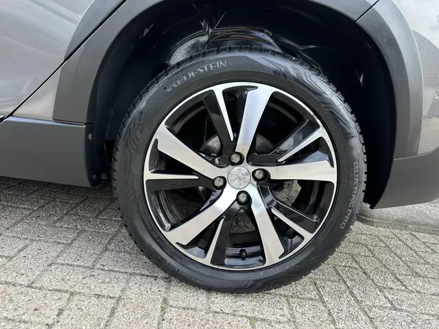 Peugeot 2008 1.2 PureTech GT-line 2018 Benzine 9