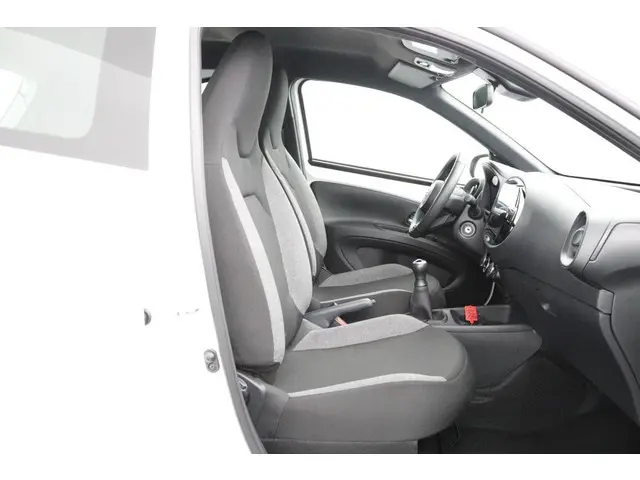 Toyota Aygo X 1.0 VVT-i MT Play 2024 Benzine 22