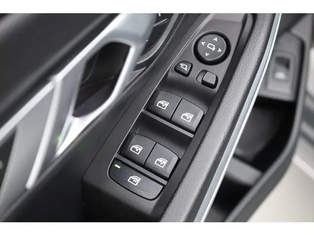 BMW 3 Serie Touring 330e M Sport 2022 Hybride Benzine 8