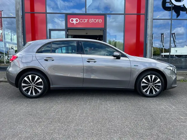 Mercedes-Benz A-Klasse 250 e 2021 Hybride Benzine 5