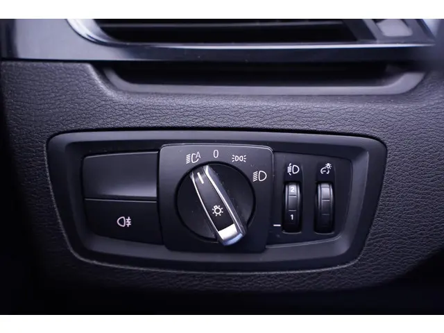 BMW X1 sDrive18i Edition 2019 Benzine 36