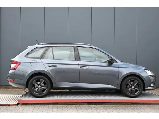 Škoda Fabia Combi 1.0 TSI Sport Business 2020 Benzine 2