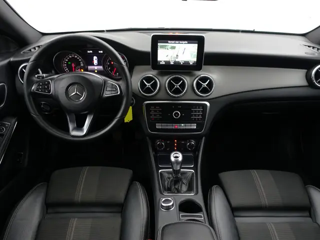 Mercedes-Benz CLA 180 AMG Edition Plus- 2016 Benzine 7
