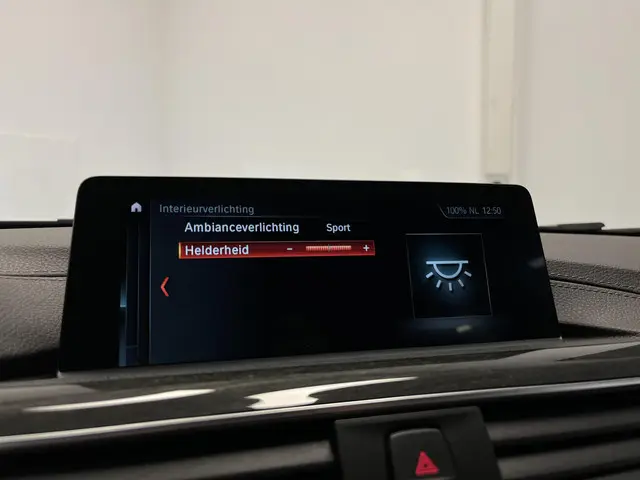 BMW 3 Serie Touring 330i M Sport Edition 2018 Benzine 26