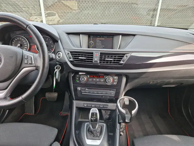 BMW X1 SDrive20i Executive Sport*Navi*Pdc* 2013 Benzine 18