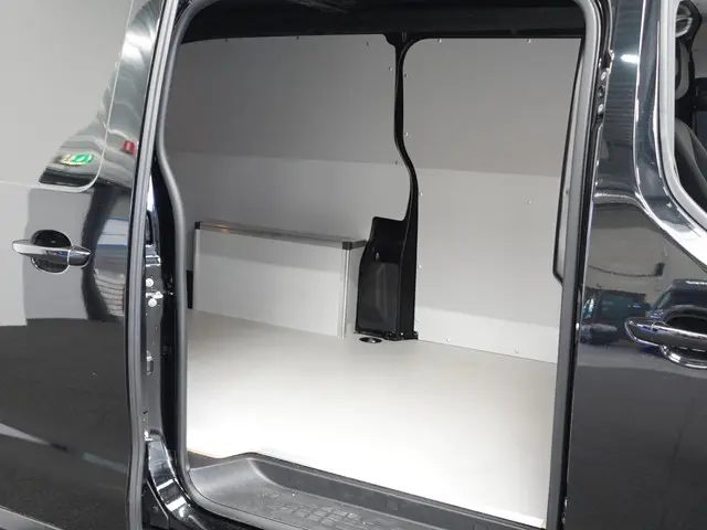 Peugeot Expert 2.0 BlueHDI 145PK L3 Automaat 2023 Diesel 39