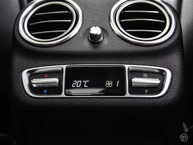 Mercedes-Benz E-Klasse 220 d Prestige 2015 Diesel 34