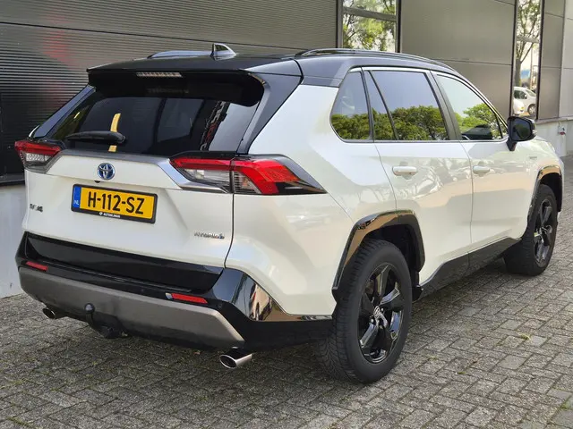 Toyota RAV4 2