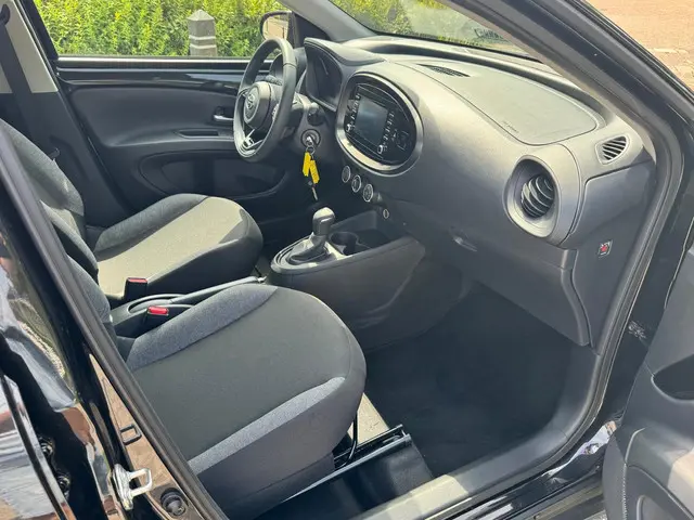 Toyota Aygo X 1.0 VVT-i S-CVT Play 2024 Benzine 9