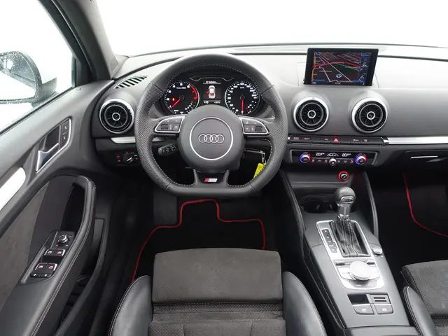 Audi A3 Limousine 1.4 TFSI S-line Aut- 2016 Benzine 6