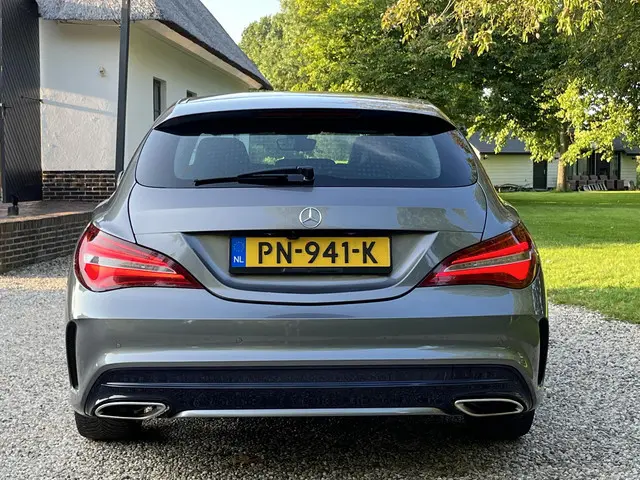 Mercedes-Benz CLA 180 AMG Line 2017 Benzine 6